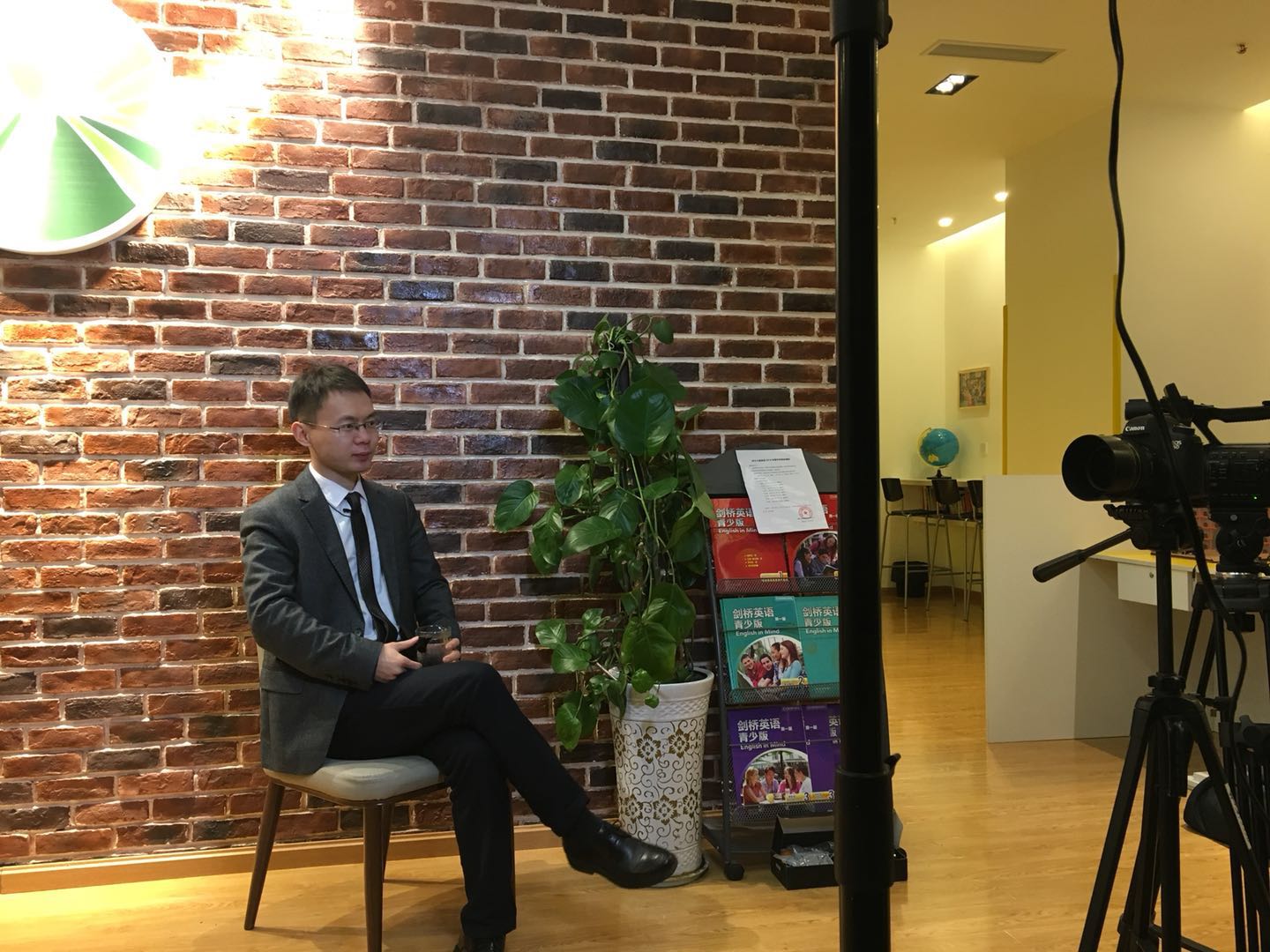 1529649936.jpg 采访.jpg