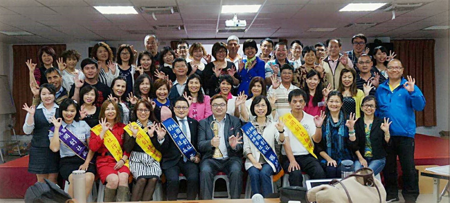 1530239659.jpg 表达技巧培训课后合影.jpg