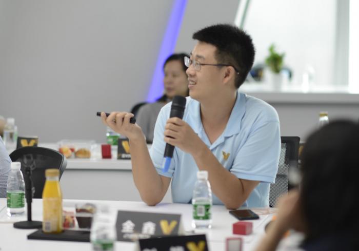 1530494952.jpg BzCf-hespqrx3012225.jpg