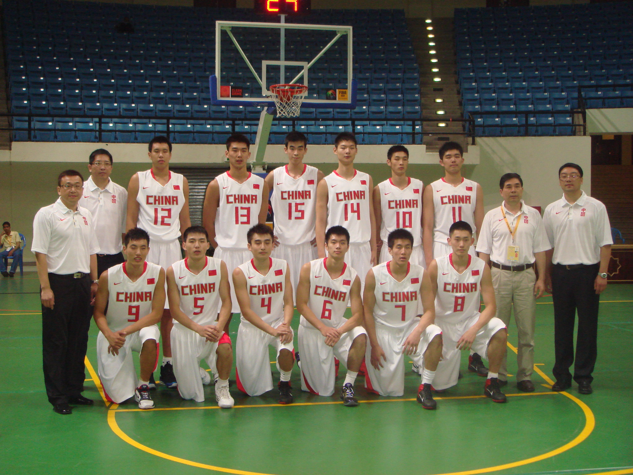 1567758572.JPG 2010年世青赛U17国青队合影.JPG