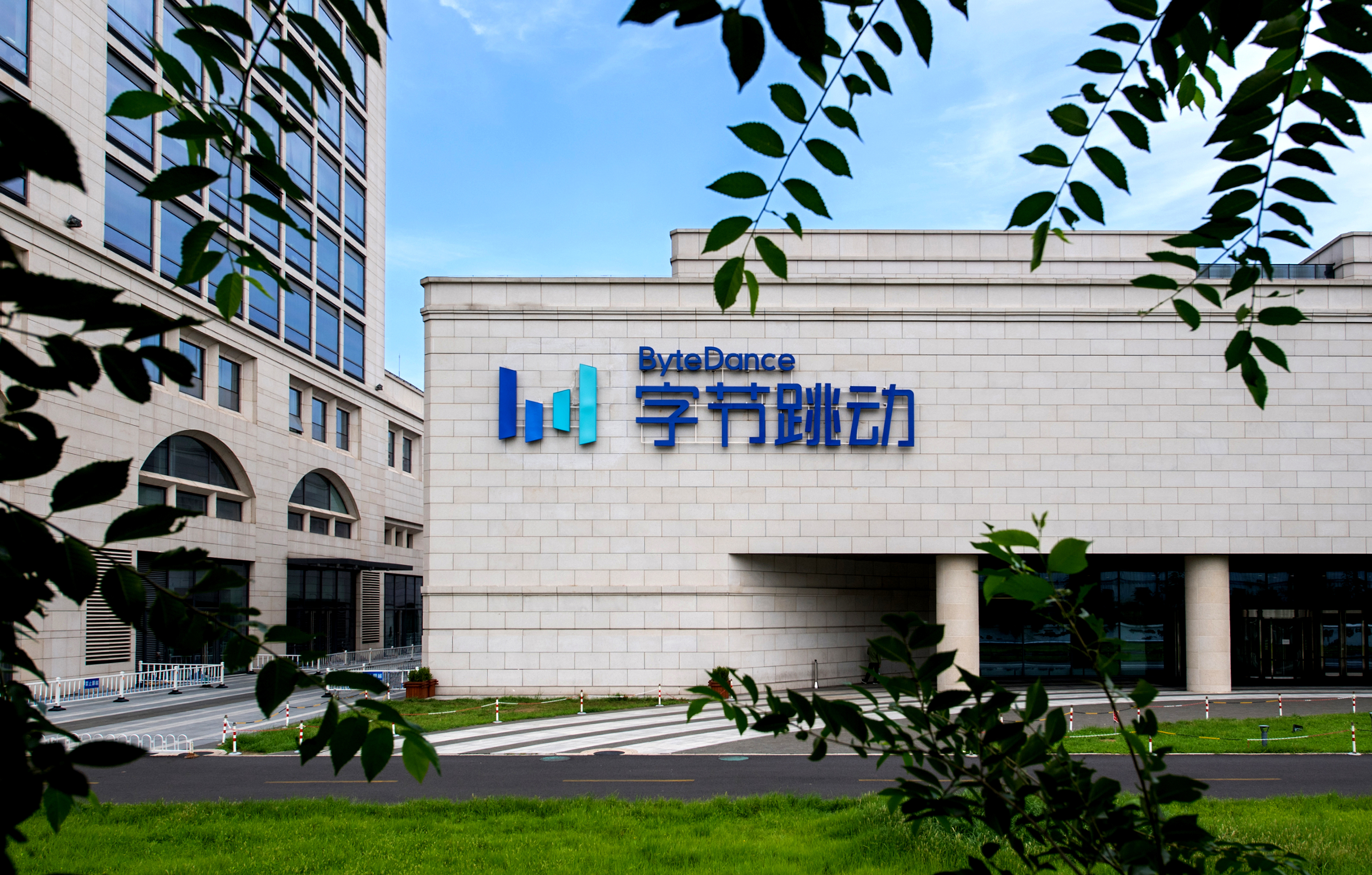 1569492104.jpg 2cfea0fb-4c27-4ffa-9f05-894ee79fed2b.jpg